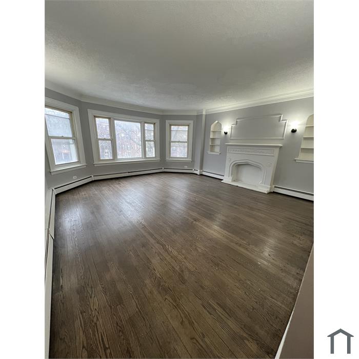 8251 S Drexel Ave
